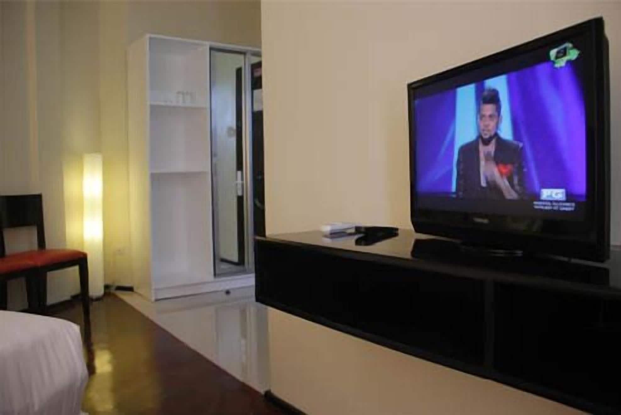 Arabelle Suites Tagbilaran City Bagian luar foto