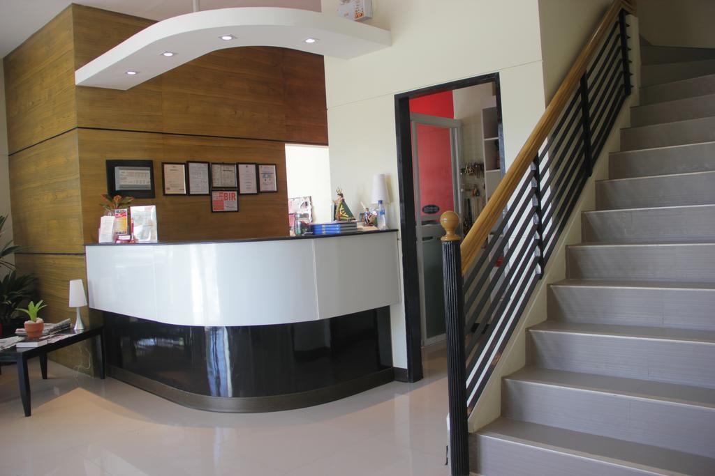 Arabelle Suites Tagbilaran City Bagian luar foto