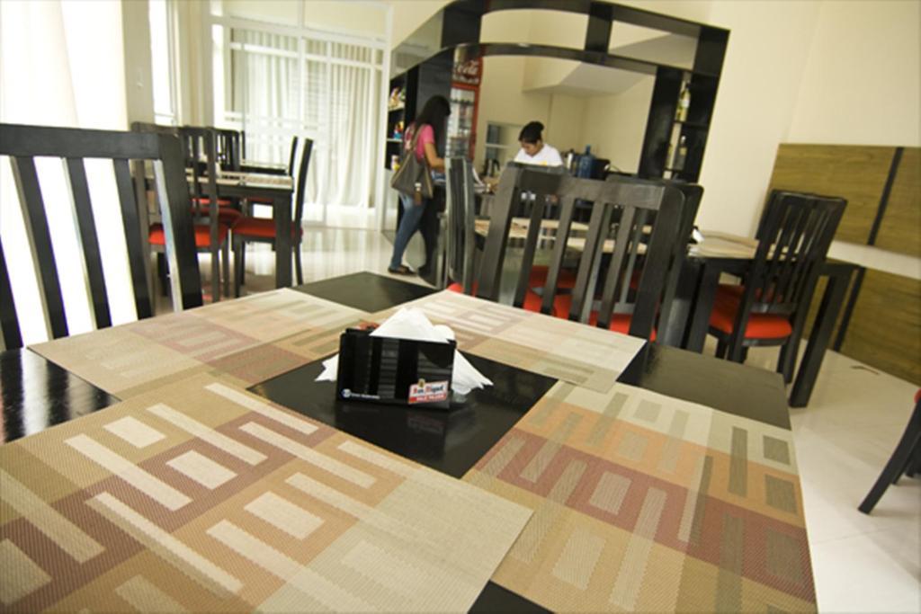 Arabelle Suites Tagbilaran City Bagian luar foto