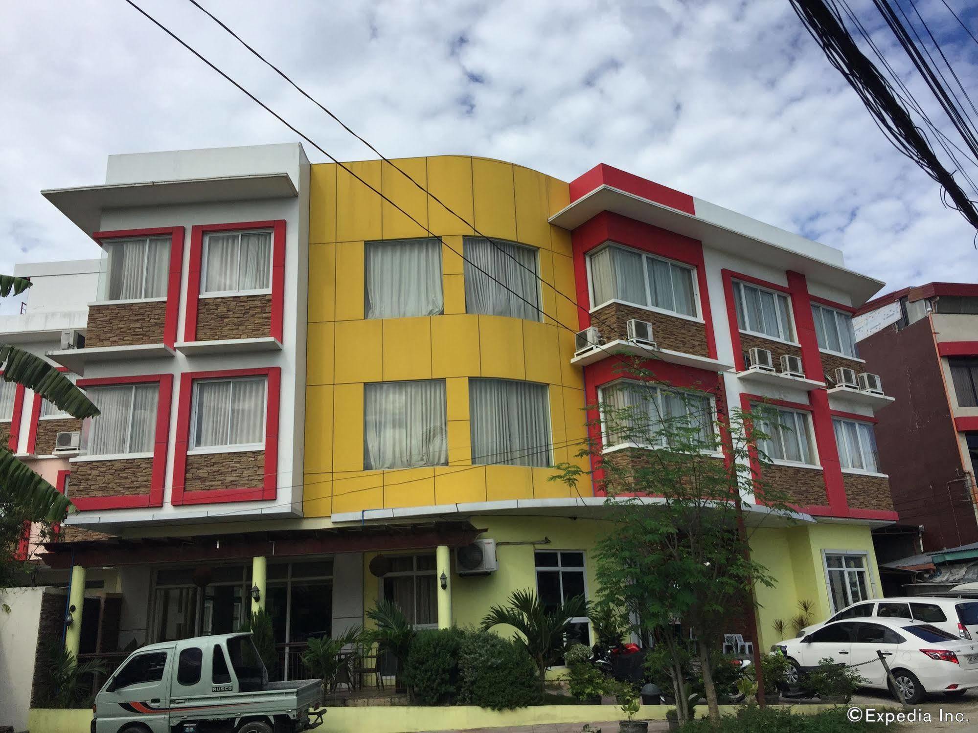 Arabelle Suites Tagbilaran City Bagian luar foto