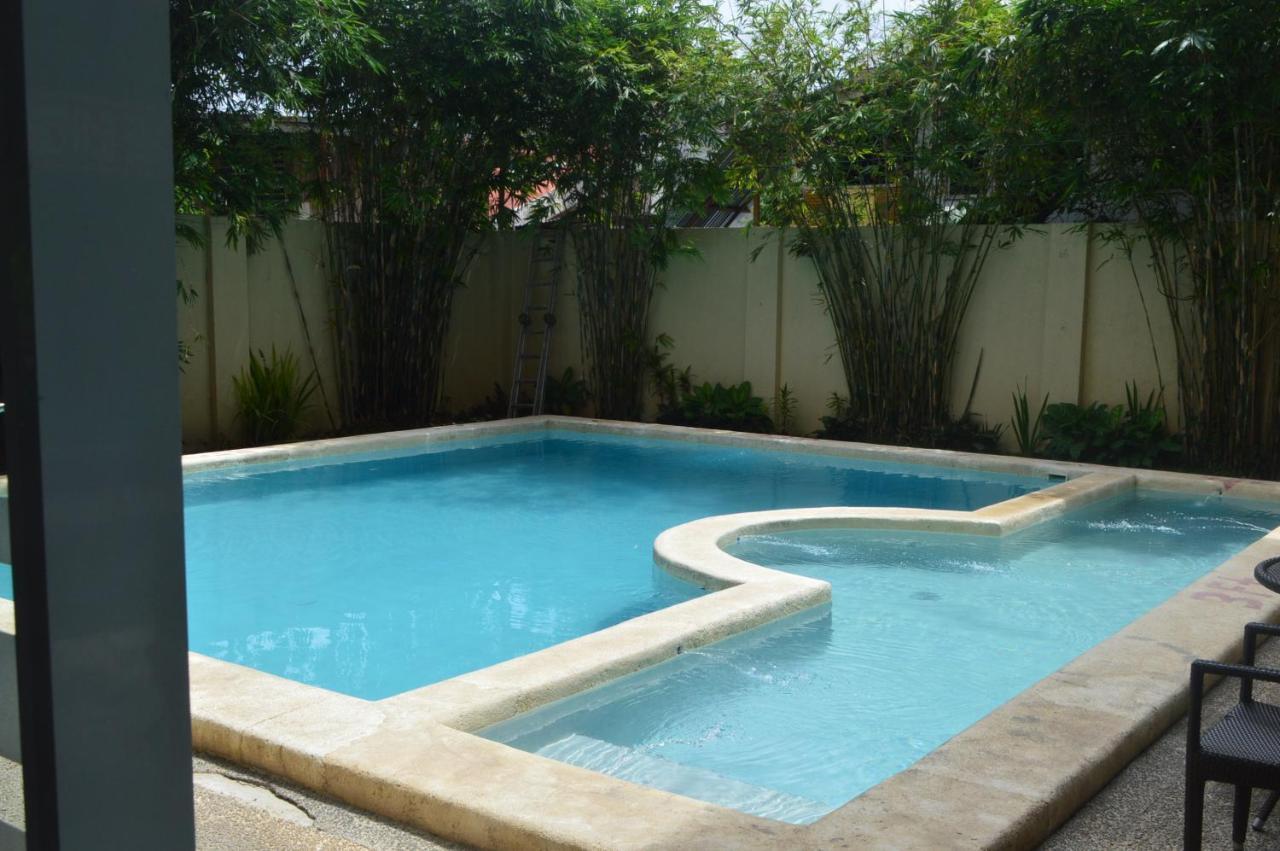 Arabelle Suites Tagbilaran City Bagian luar foto